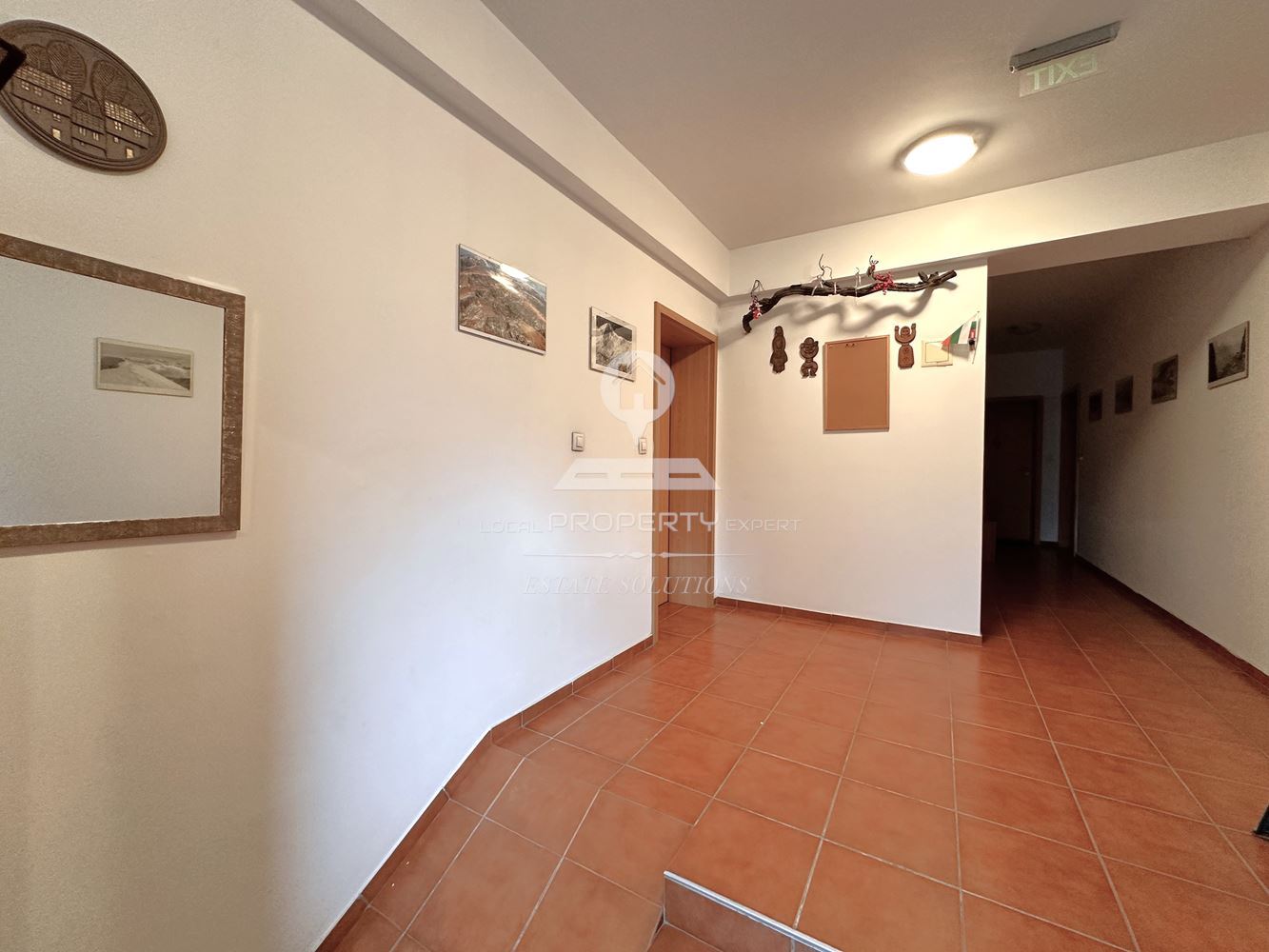 ДВУСТАЕН АПАРТАМЕНТ В ЖИЛИЩНА СГРАДА, С ПАРКО МЯСТО И МАЗЕ, ГР. БАНСКО - 0