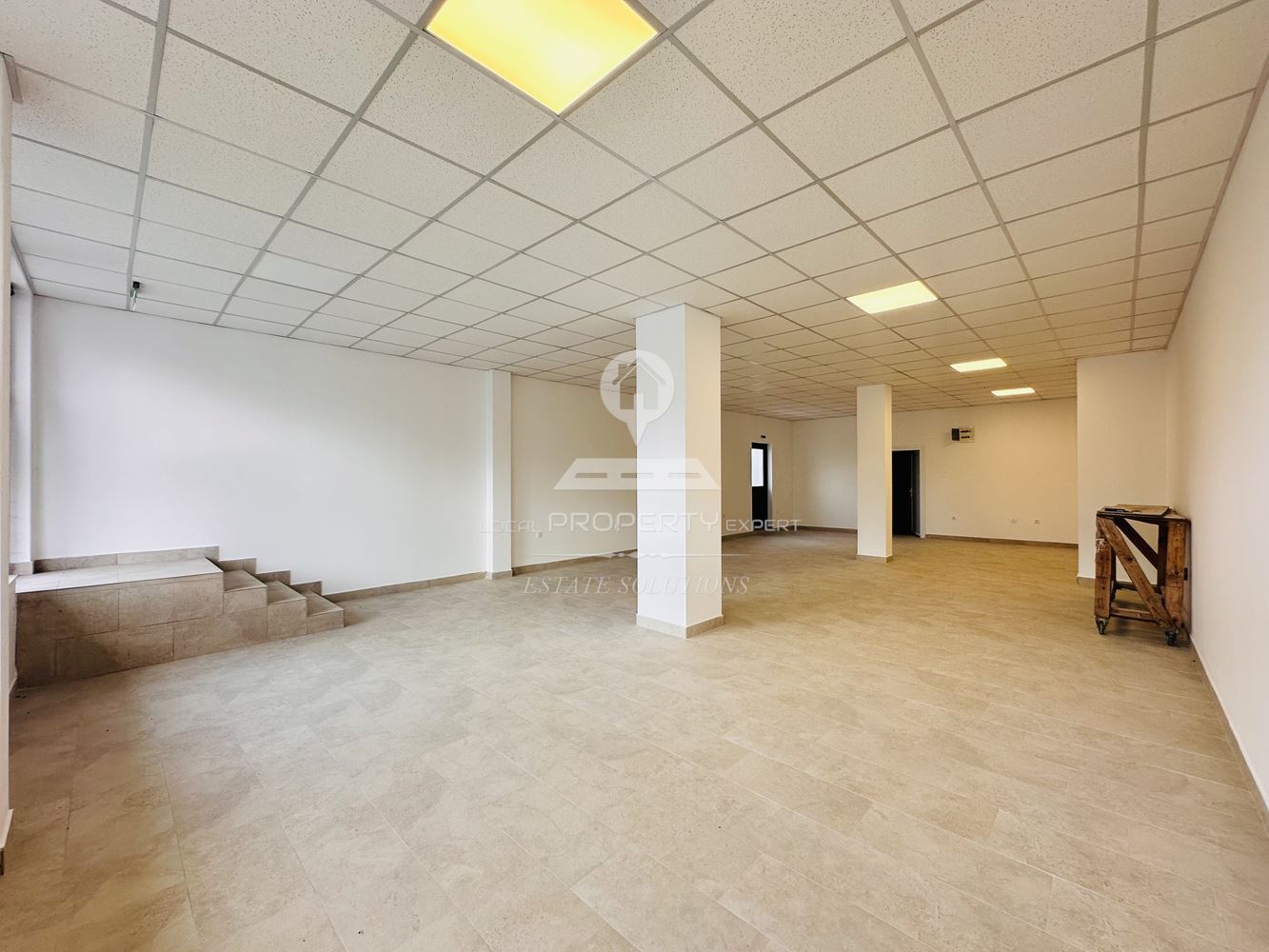 ТЪРГОВСКО ПОМЕЩЕНИЕ ПОД НАЕМ С ТОП ЛОКАЦИЯ, УЛ. "ПАТРИАРХ ЕВТИМИ", ГР. БАНСКО. - 0