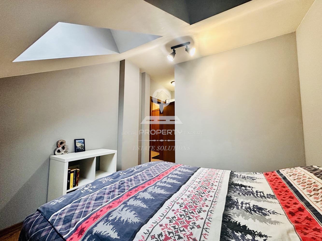 ДВУСТАЕН АПАРТАМЕНТ В ЖИЛИЩНА СГРАДА "НЕОН", ГР. БАНСКО - 0