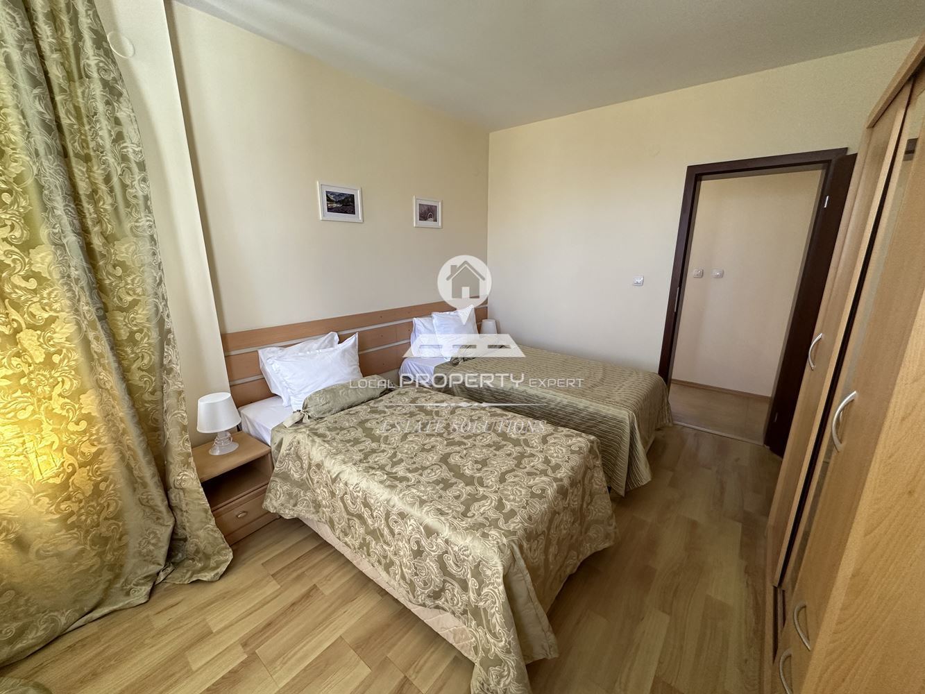 РЕНОВИРАНА ЕДНОФАМИЛНА КЪЩА ПОД НАЕМ В КОМПЛЕКС "PINE ROSE", МЕСТНОСТА "СВЕТИ ИВАН", ГР. БАНСКО. - 0