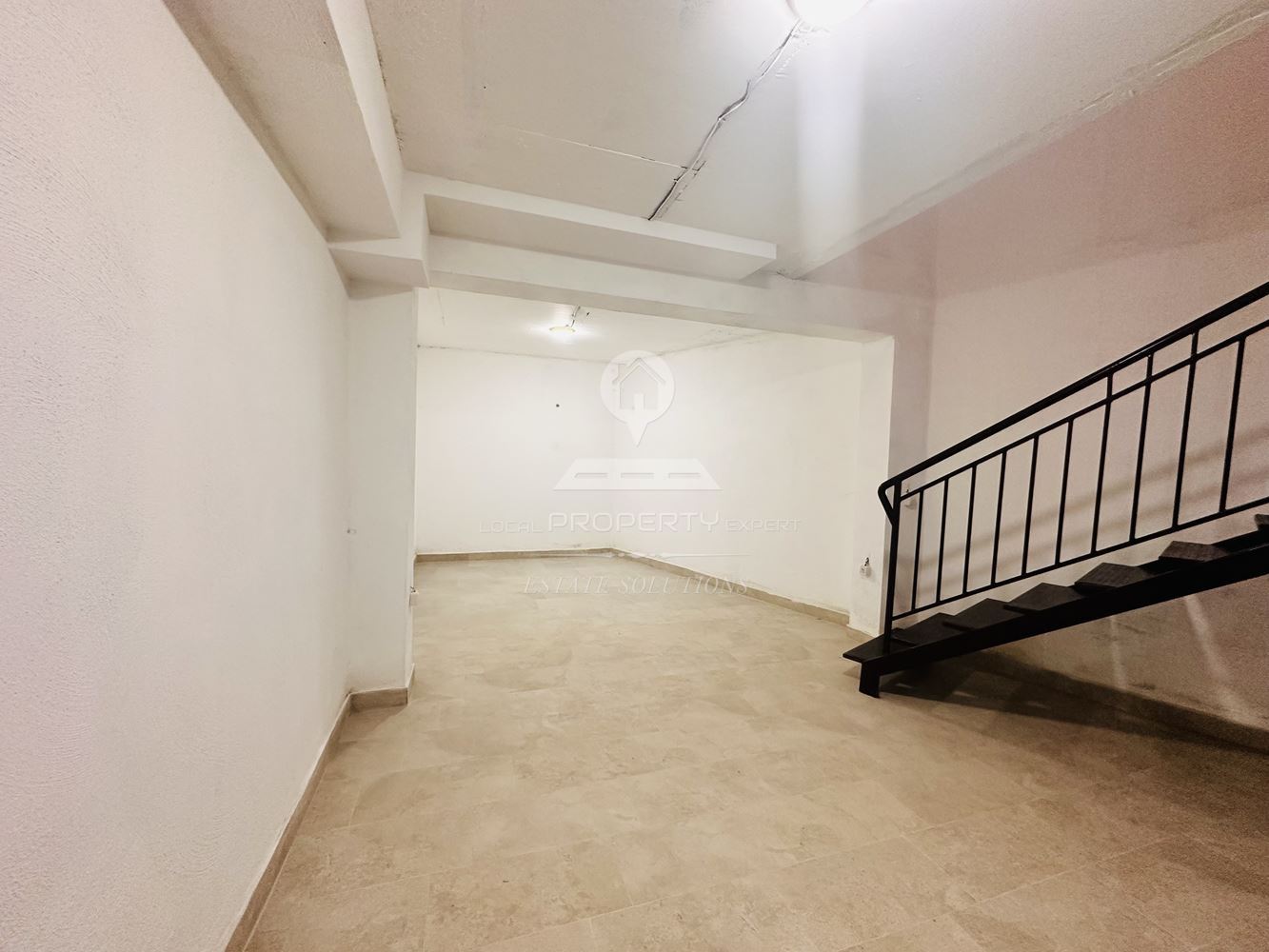 Магазин - Благоевград, област, гр.Банско - 0