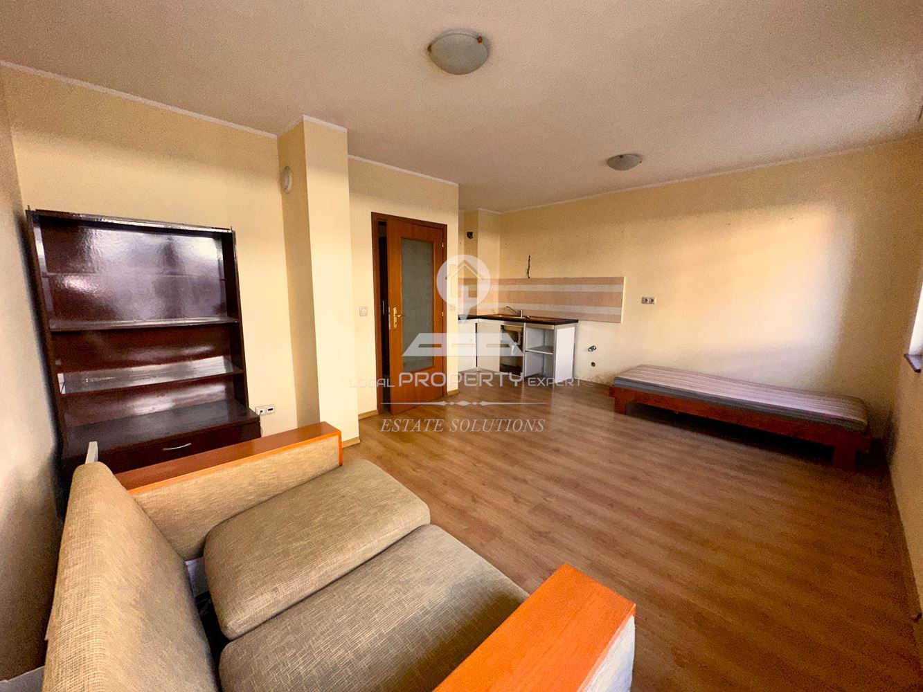 ТРИСТАЕН АПАРТАМЕНТ В ЖИЛИЩНАТА ЧАСТ К-С ТРИНИТИ, ИДЕАЛНИЯ ЦЕНТЪР НА БАНСКО - 0