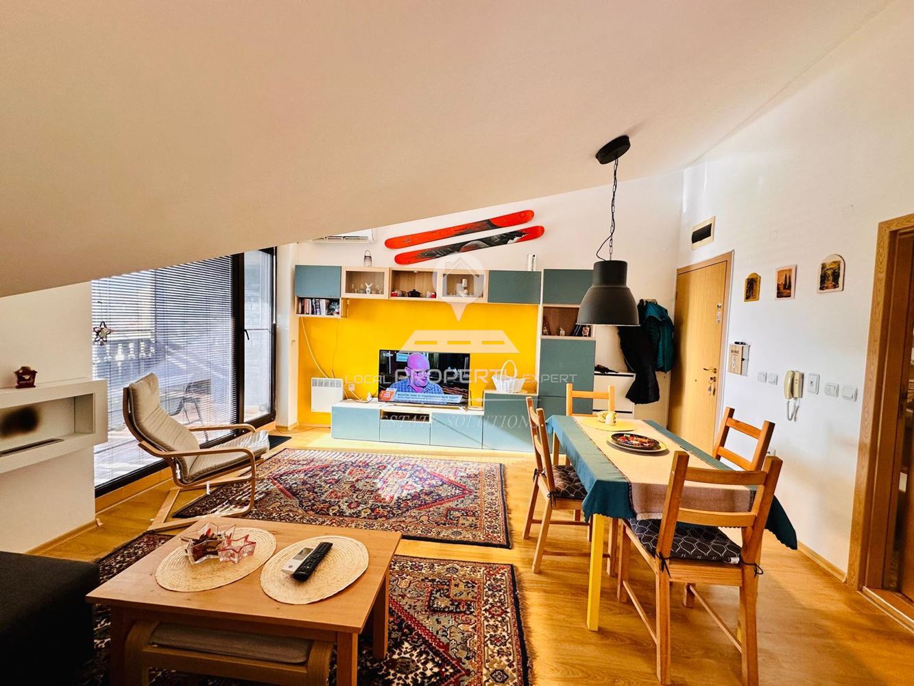 НАПЪЛНО ОБЗАВЕДЕН ТРИСТАЕН, ЮЖЕН АПАРТАМЕНТ В КОМПЛЕКС "ТРИ ПЛАНИНИ", ГР. РАЗЛОГ. - 0