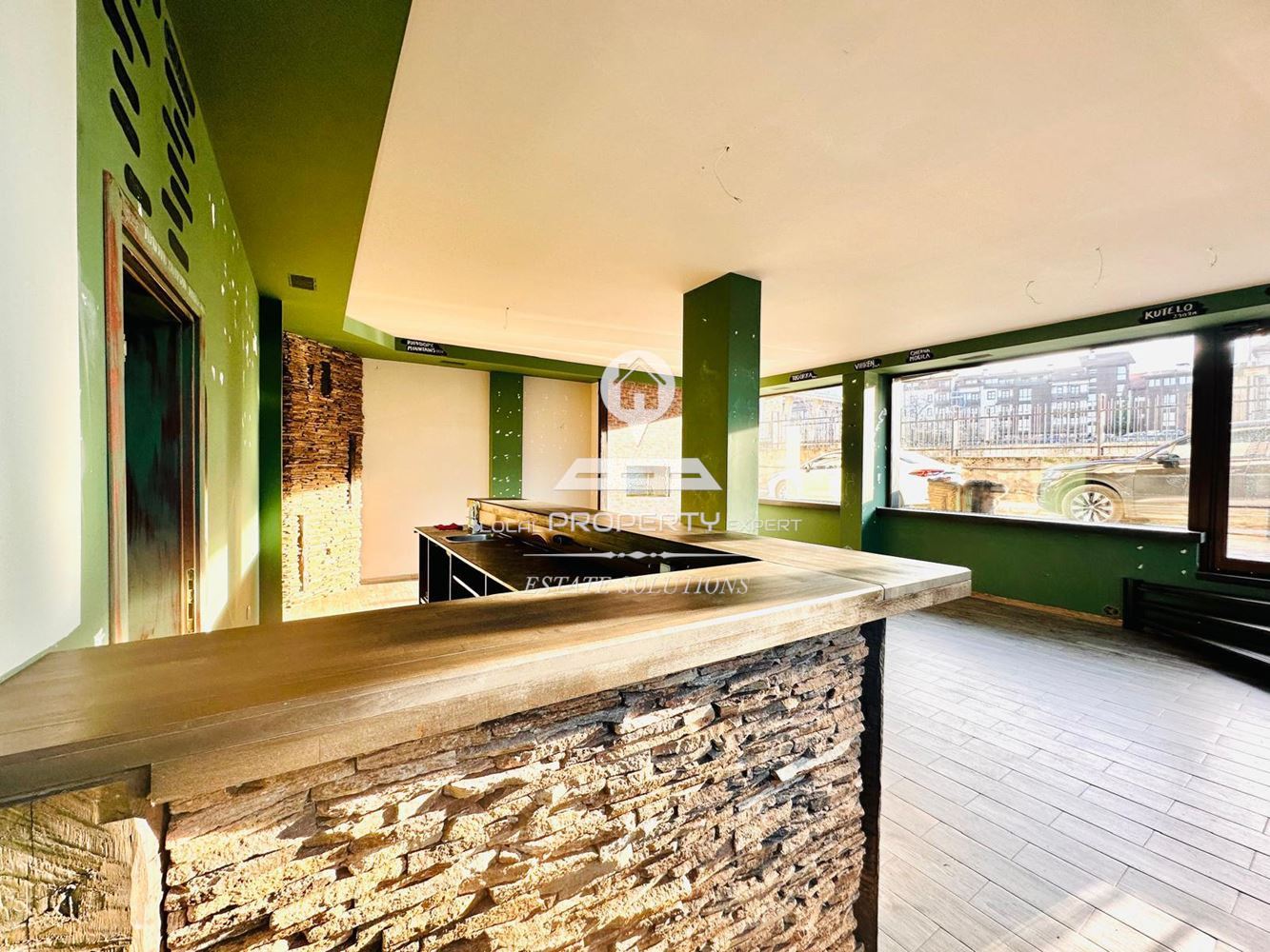 ТЪРГОВСКО ПОМЕЩЕНИЕ ЗА ПРОДАЖБА НА МЕТРИ ОТ ЛИФТА, УЛ. "ПИРИН", КВ. ГРАМАДЕТО, ГР. БАНСКО. - 0