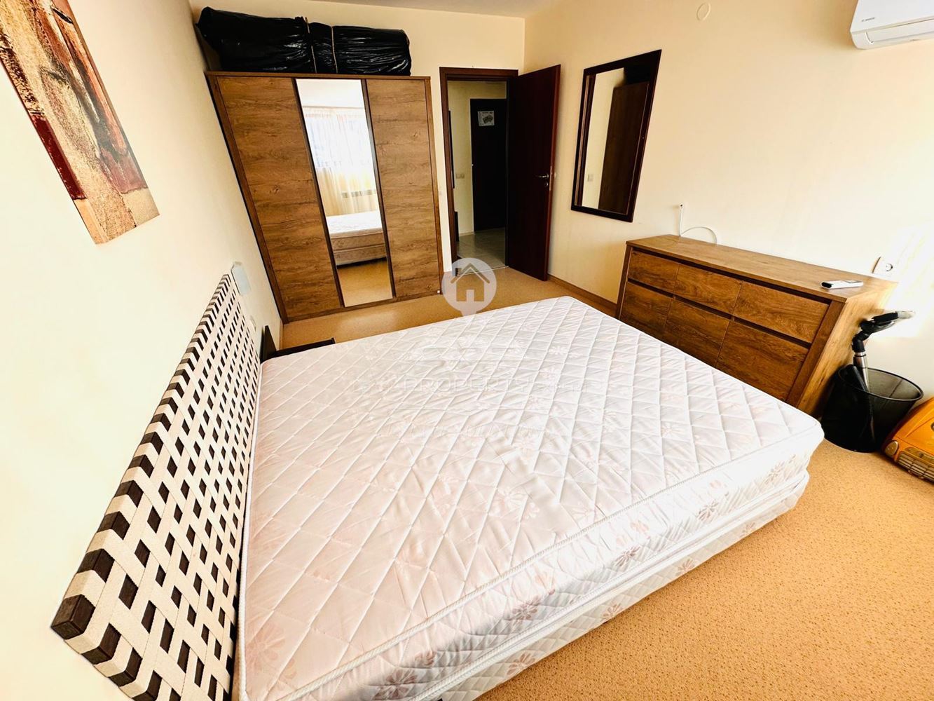 УЮТЕН, НАПЪЛНО ОБЗАВЕДЕН ДВУСТАЕН АПАРТАМЕНТ ПОД НАЕМ С ПАНОРАМНА ГЛЕДКА КЪМ ПИРИН, М СВ. ИВАН РИЛСКИ, ГР. БАНСКО. - 0