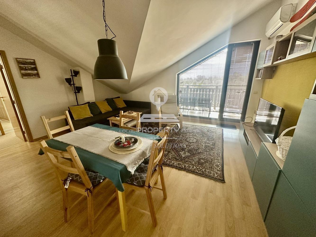 НАПЪЛНО ОБЗАВЕДЕН ТРИСТАЕН, ЮЖЕН АПАРТАМЕНТ В КОМПЛЕКС "ТРИ ПЛАНИНИ", ГР. РАЗЛОГ. - 0