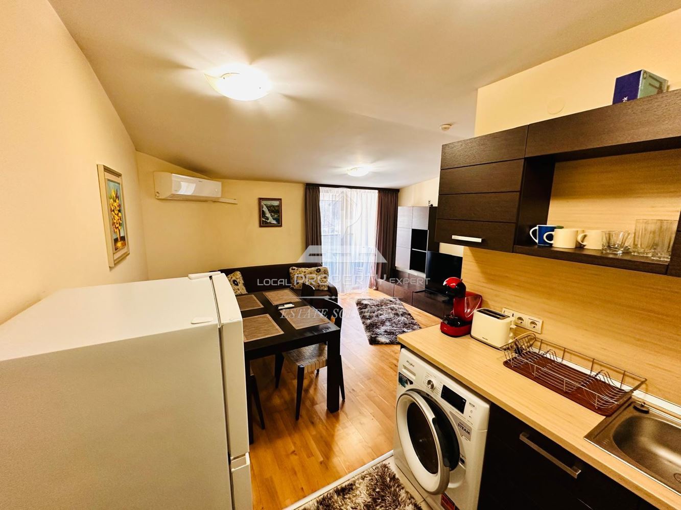 УЮТЕН, НАПЪЛНО ОБЗАВЕДЕН ДВУСТАЕН АПАРТАМЕНТ ПОД НАЕМ С ПАНОРАМНА ГЛЕДКА КЪМ ПИРИН, М СВ. ИВАН РИЛСКИ, ГР. БАНСКО. - 0