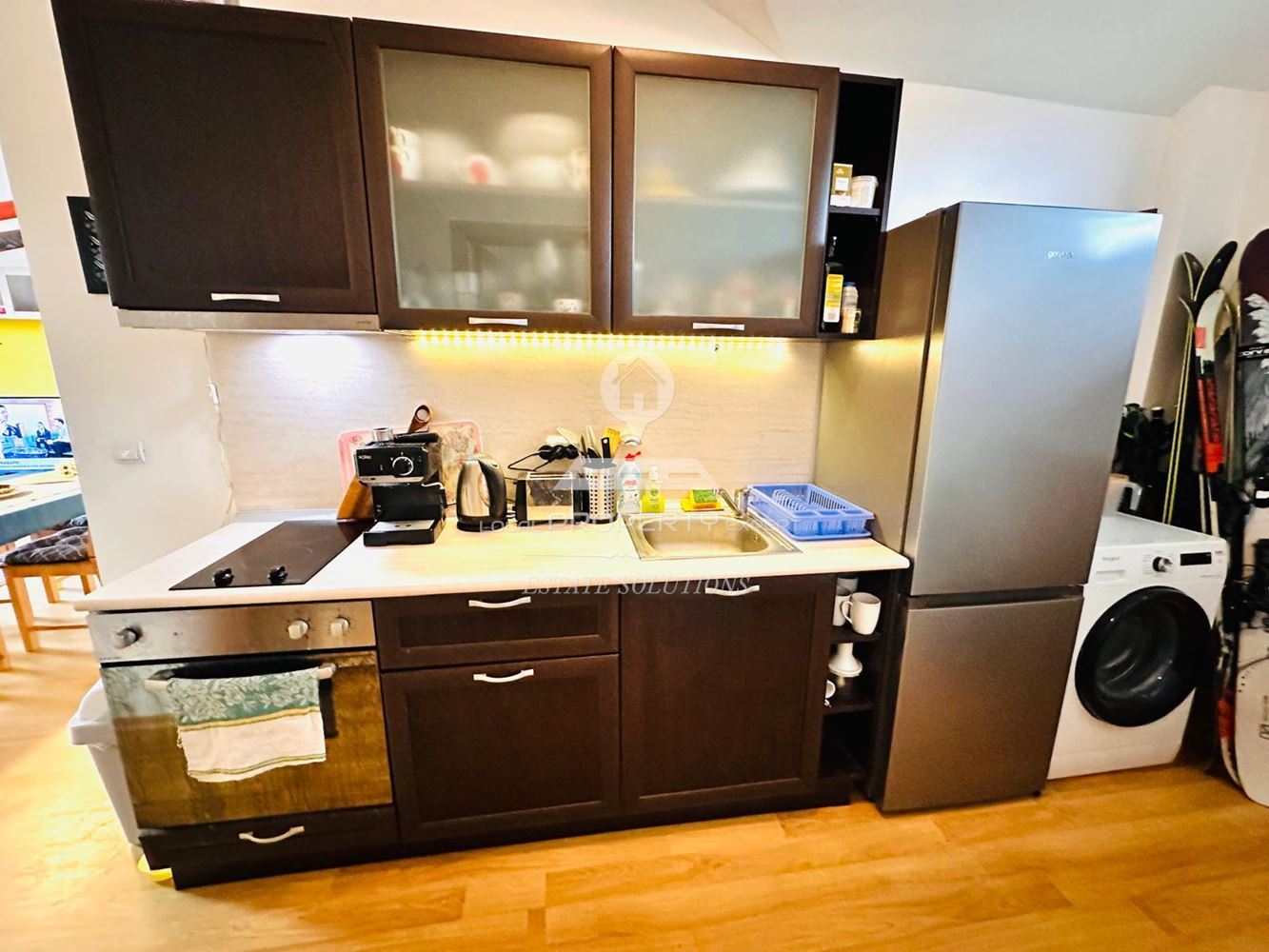 НАПЪЛНО ОБЗАВЕДЕН ТРИСТАЕН, ЮЖЕН АПАРТАМЕНТ В КОМПЛЕКС "ТРИ ПЛАНИНИ", ГР. РАЗЛОГ. - 0