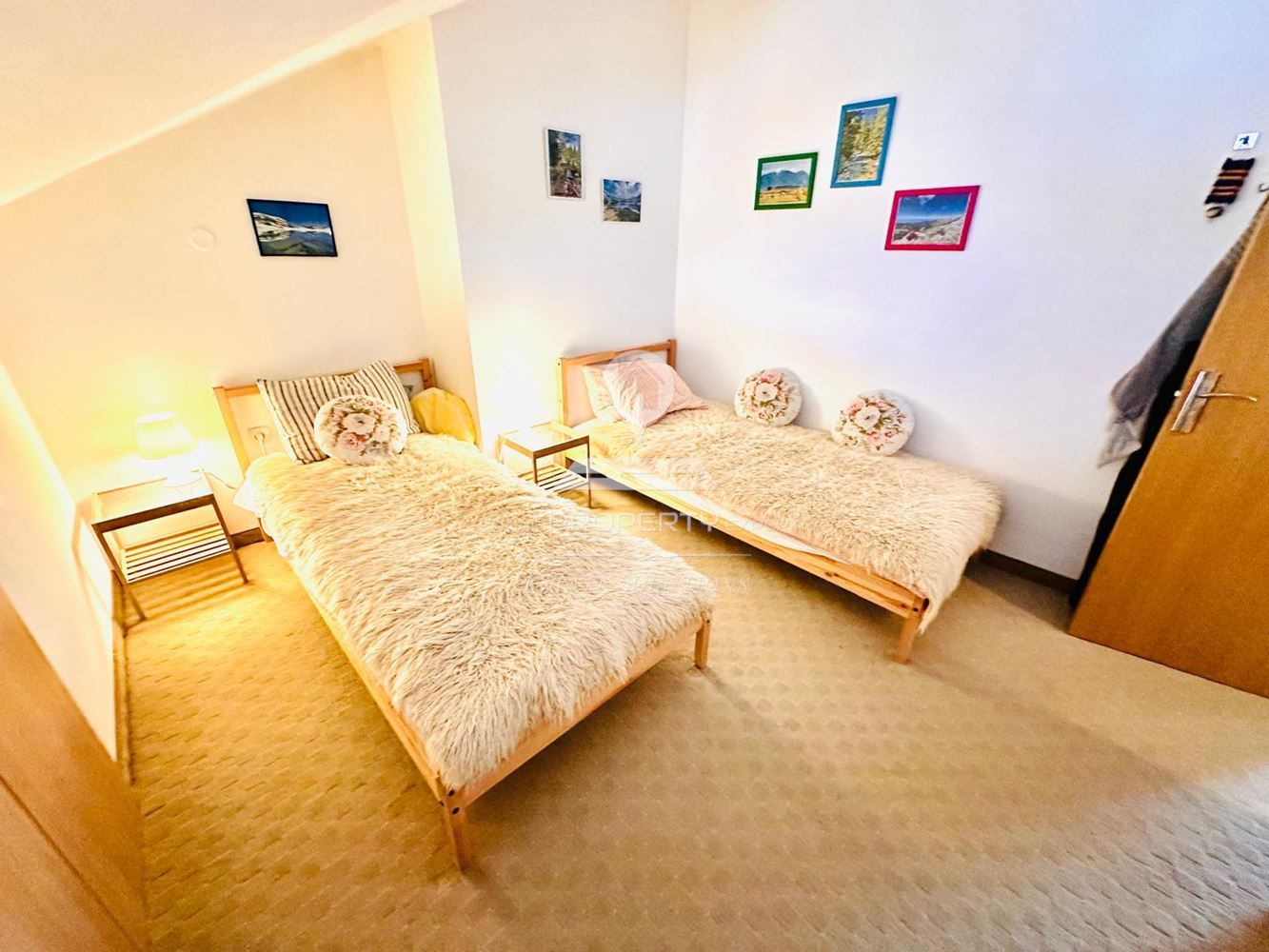 НАПЪЛНО ОБЗАВЕДЕН ТРИСТАЕН, ЮЖЕН АПАРТАМЕНТ В КОМПЛЕКС "ТРИ ПЛАНИНИ", ГР. РАЗЛОГ. - 0