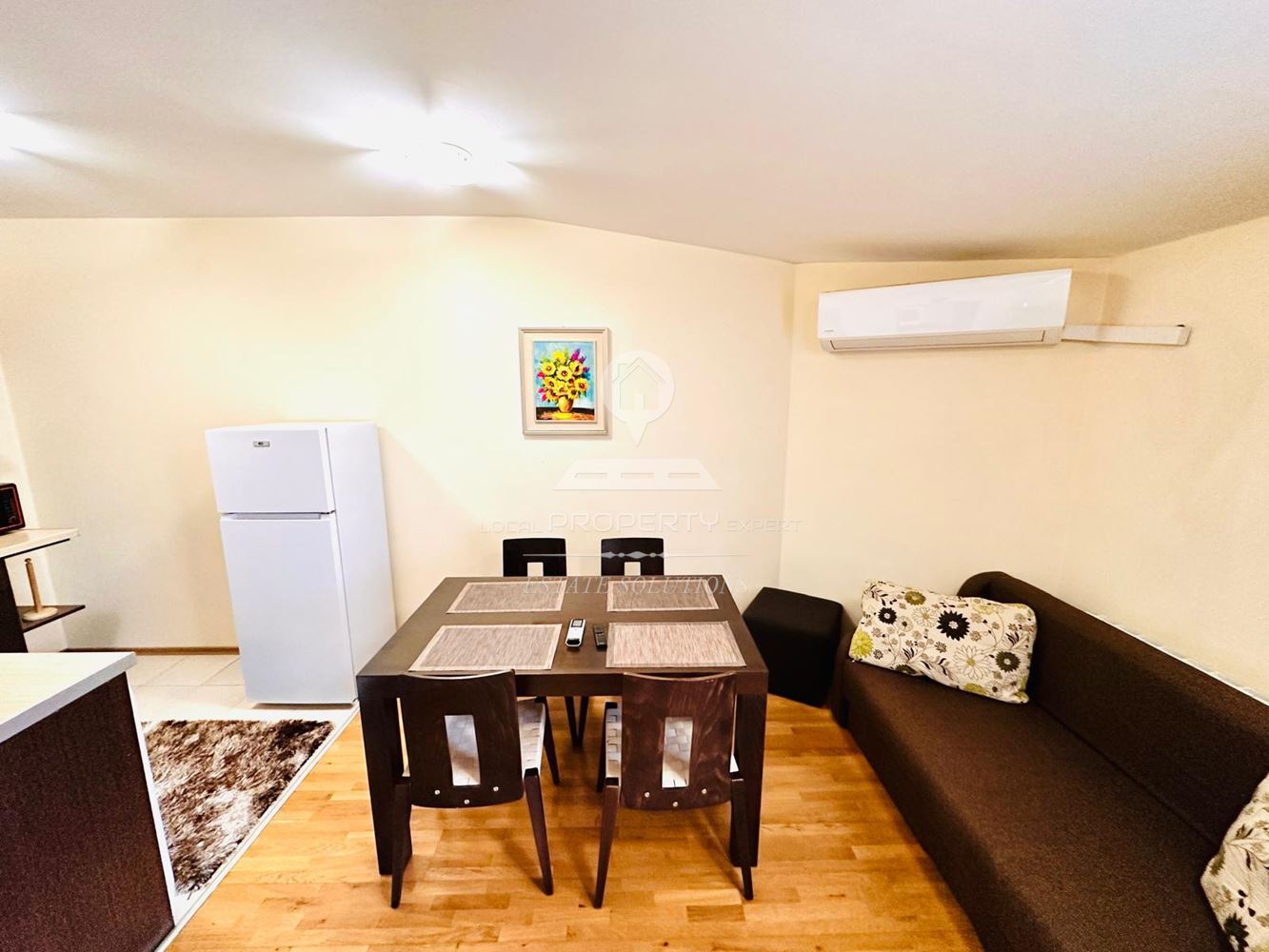 УЮТЕН, НАПЪЛНО ОБЗАВЕДЕН ДВУСТАЕН АПАРТАМЕНТ ПОД НАЕМ С ПАНОРАМНА ГЛЕДКА КЪМ ПИРИН, М СВ. ИВАН РИЛСКИ, ГР. БАНСКО. - 0