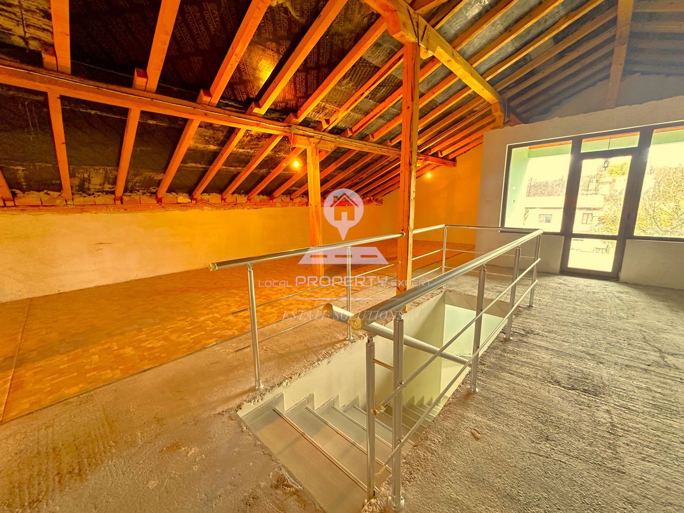 ЕДНОФАМИЛНА КЪЩА С ПРОСТОРЕН ДВОР И ТОП ЛОКАЦИЯ - ИДЕАЛЕН ЦЕНТЪР НА СЕЛО БАНЯ. - 0