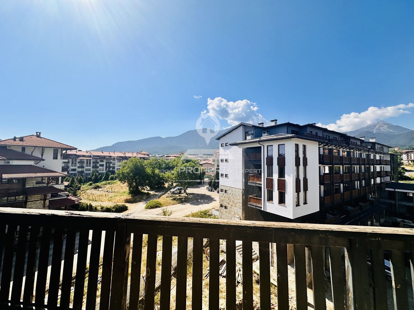 ПРОСТОРЕН ЧЕТИРИСТАЕН ЮЖЕН АПАРТАМЕНТ В ЖИЛИЩНА СГРАДА "ORCHARD" ГР.БАНСКО - 0