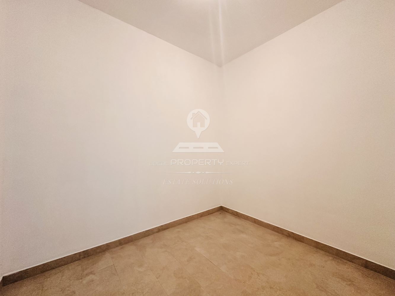 ТЪРГОВСКО ПОМЕЩЕНИЕ ПОД НАЕМ С ТОП ЛОКАЦИЯ, УЛ. ПАТРИАРХ ЕВТИМИ, ГР. БАНСКО. - 0