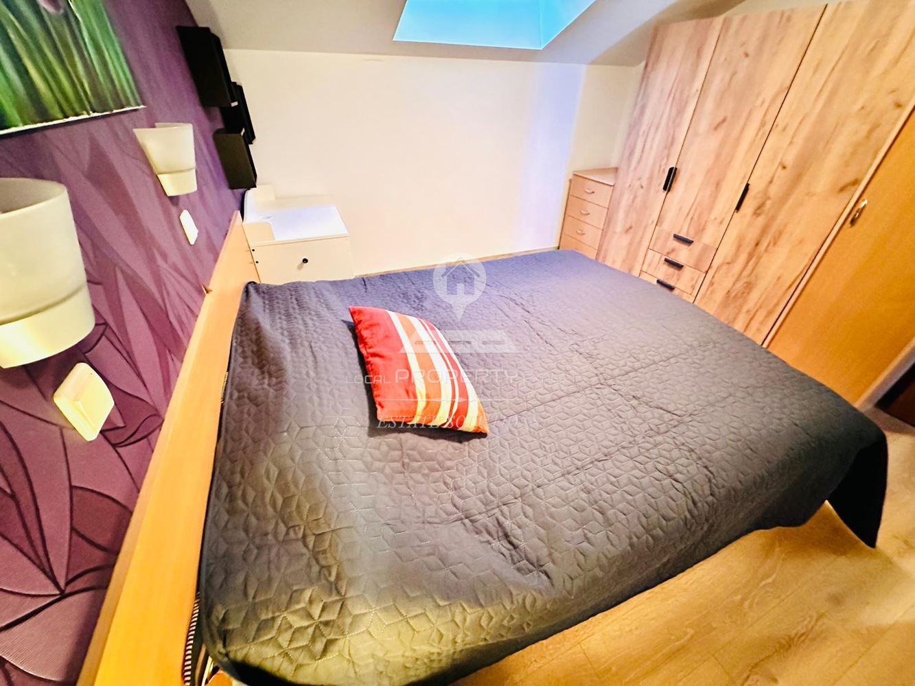 ЮЖЕН ОБЗАВЕДЕН ТРИСТАЕН АПАРТАМЕНТ ПОД НАЕМ В ЖИЛИЩНА СГРАДА "ПРЕСПА", М. ГРАМАДЕТО, ГР. БАНСКО. - 0