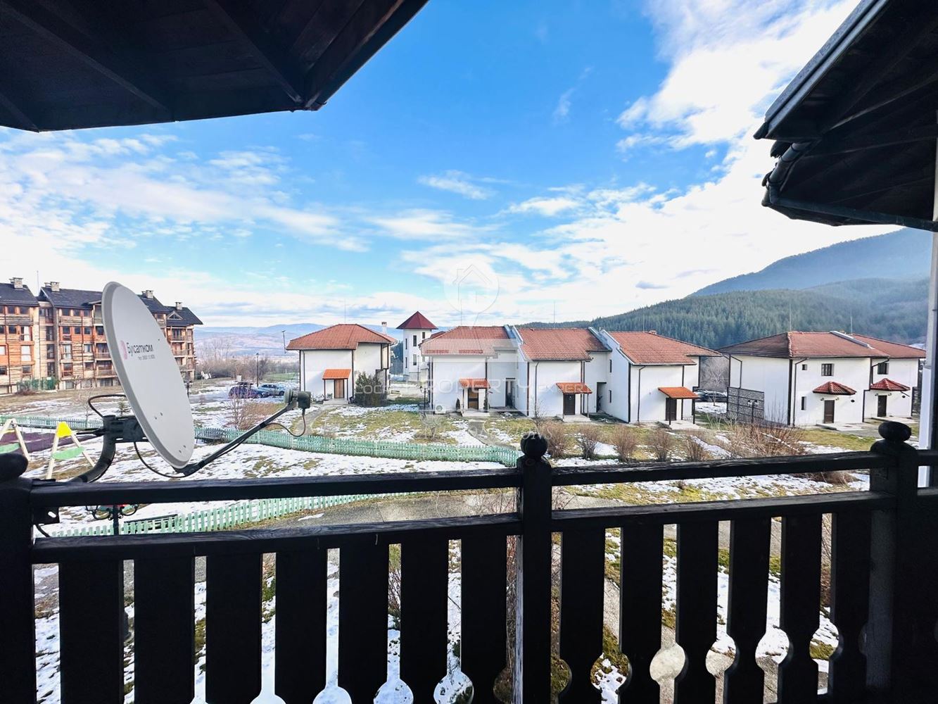 НАПЪЛНО ОБЗАВЕДЕНА ЕДНОФАМИЛНА КЪЩА НА ДВА ЕТАЖА, ПОД НАЕМ В КОМЛЕКС "PINE ROSE", МЕСТНОСТА "СВЕТИ ИВАН", ГР. БАНСКО. - 0