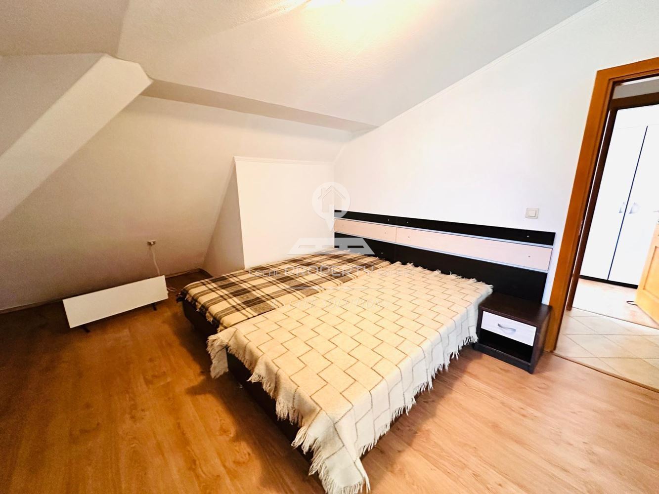 НАПЪЛНО ОБЗАВЕДЕН ТРИСТАЕН МЕЗОНЕТ ПОД НАЕМ В РАЙОНА НА ЕКОНТ, УЛ. ВАСИЛ КЪНЧЕВ 1, ГР. БАНСКО. - 0