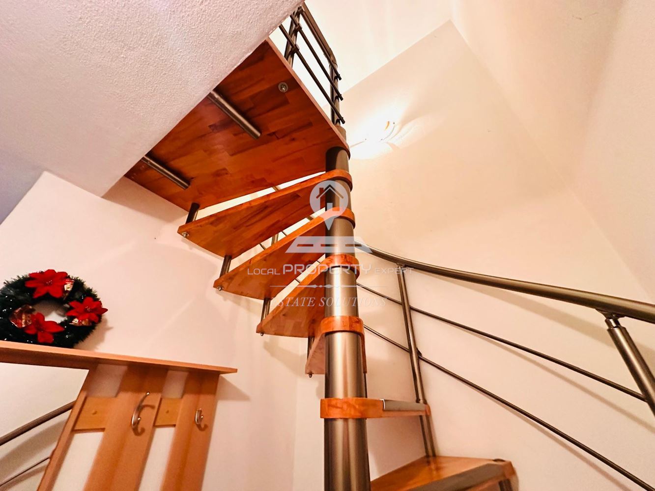 НАПЪЛНО ОБЗАВЕДЕН ТРИСТАЕН МЕЗОНЕТ ПОД НАЕМ В РАЙОНА НА ЕКОНТ, УЛ. ВАСИЛ КЪНЧЕВ 1, ГР. БАНСКО. - 0