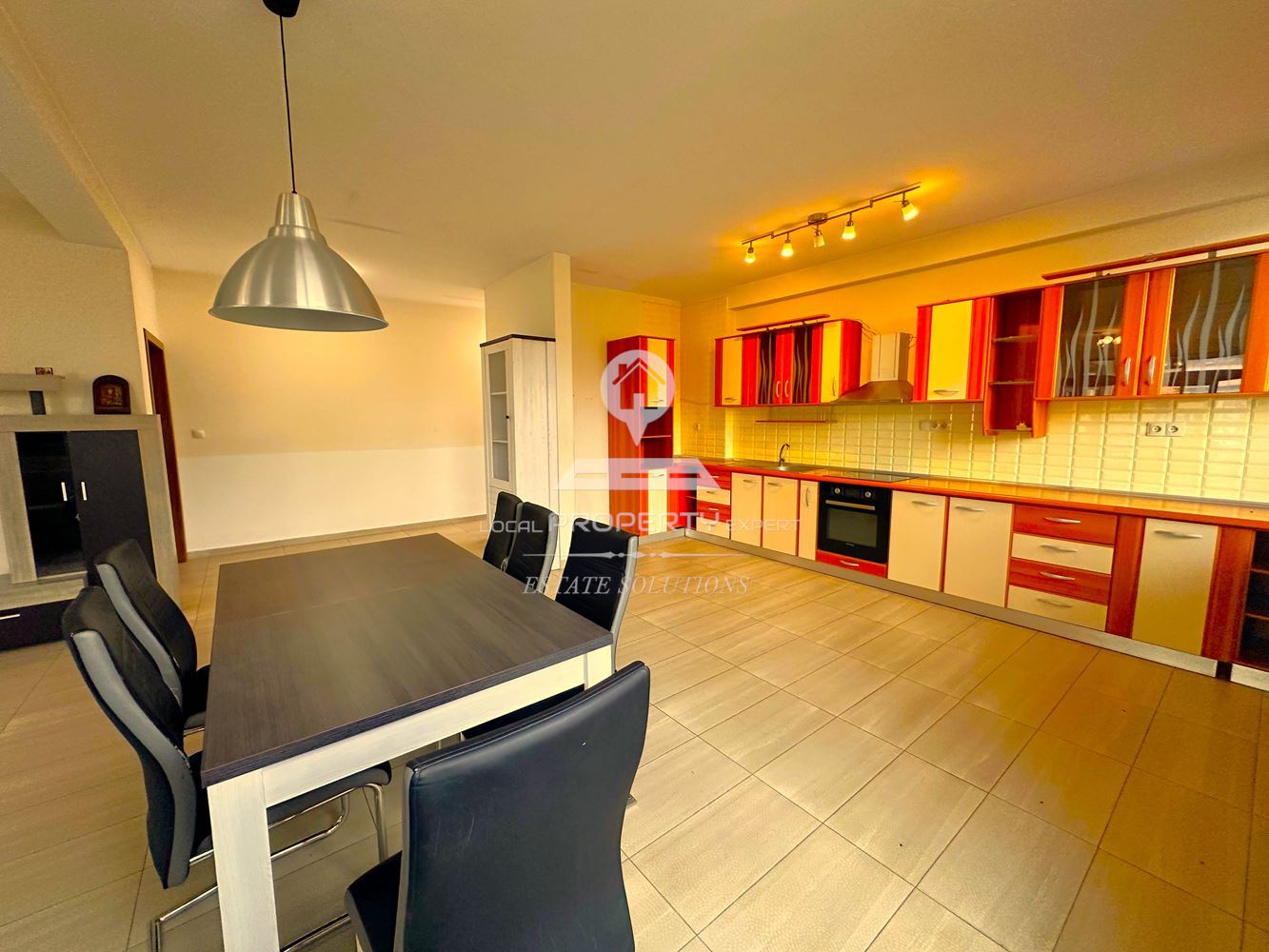 ЕДНОФАМИЛНА КЪЩА С ПРОСТОРЕН ДВОР И ТОП ЛОКАЦИЯ - ИДЕАЛЕН ЦЕНТЪР НА СЕЛО БАНЯ. - 0