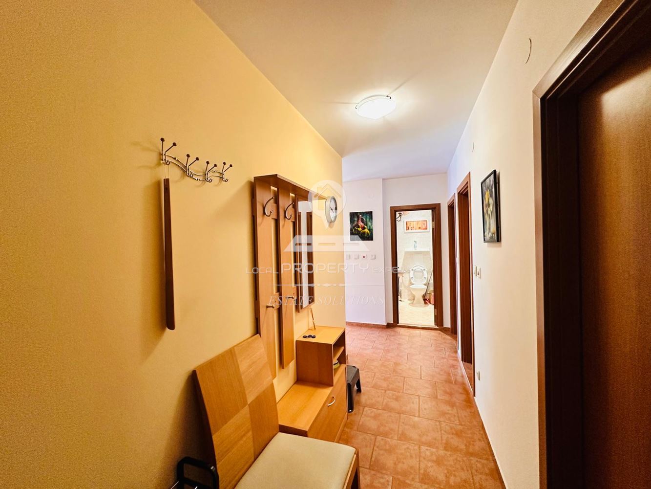 ЮЖЕН ОБЗАВЕДЕН ТРИСТАЕН АПАРТАМЕНТ ПОД НАЕМ В ЖИЛИЩНА СГРАДА "ПРЕСПА", М. ГРАМАДЕТО, ГР. БАНСКО. - 0