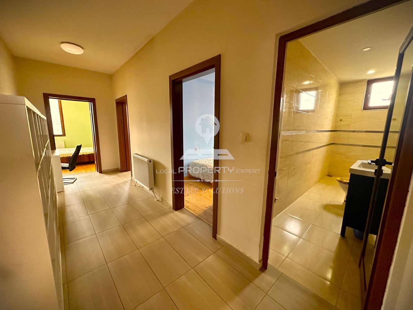 ЕДНОФАМИЛНА КЪЩА С ПРОСТОРЕН ДВОР И ТОП ЛОКАЦИЯ - ИДЕАЛЕН ЦЕНТЪР НА СЕЛО БАНЯ. - 0