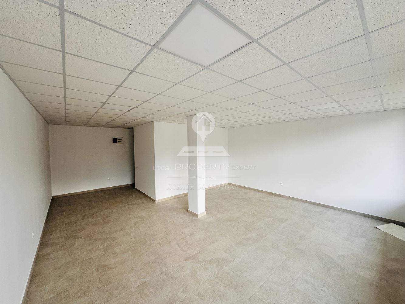 ТЪРГОВСКО ПОМЕЩЕНИЕ ПОД НАЕМ С ТОП ЛОКАЦИЯ, УЛ. ПАТРИАРХ ЕВТИМИ, ГР. БАНСКО. - 0