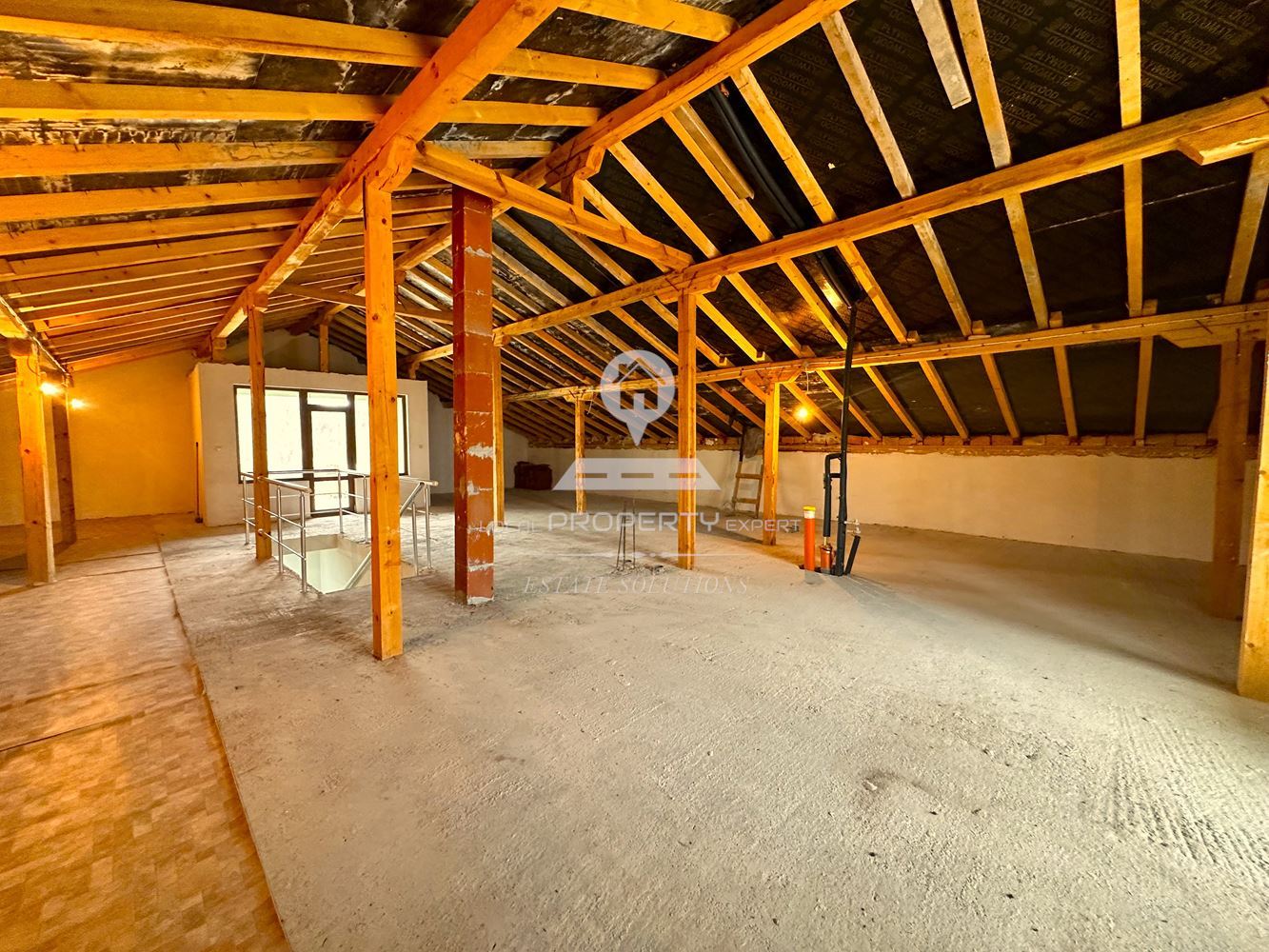 ЕДНОФАМИЛНА КЪЩА С ПРОСТОРЕН ДВОР И ТОП ЛОКАЦИЯ - ИДЕАЛЕН ЦЕНТЪР НА СЕЛО БАНЯ. - 0