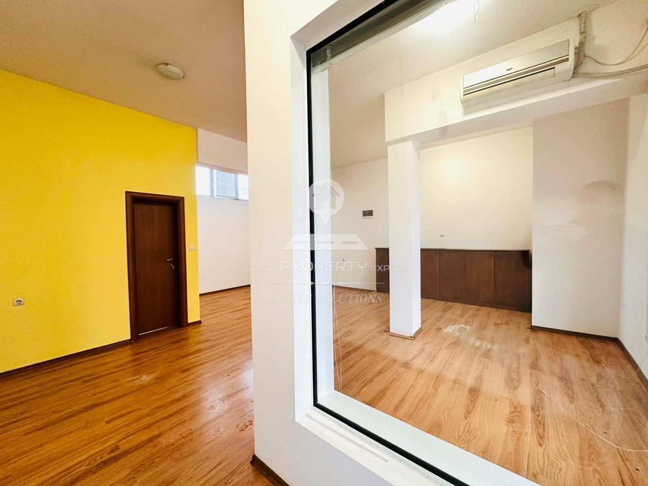 ТЪРГОВСКО ПОМЕЩЕНИЕ ПОД НАЕМ, ШИРОК ЦЕНТЪР УЛ. БЯЛА РЕКА, ГР. РАЗЛОГ. - 0