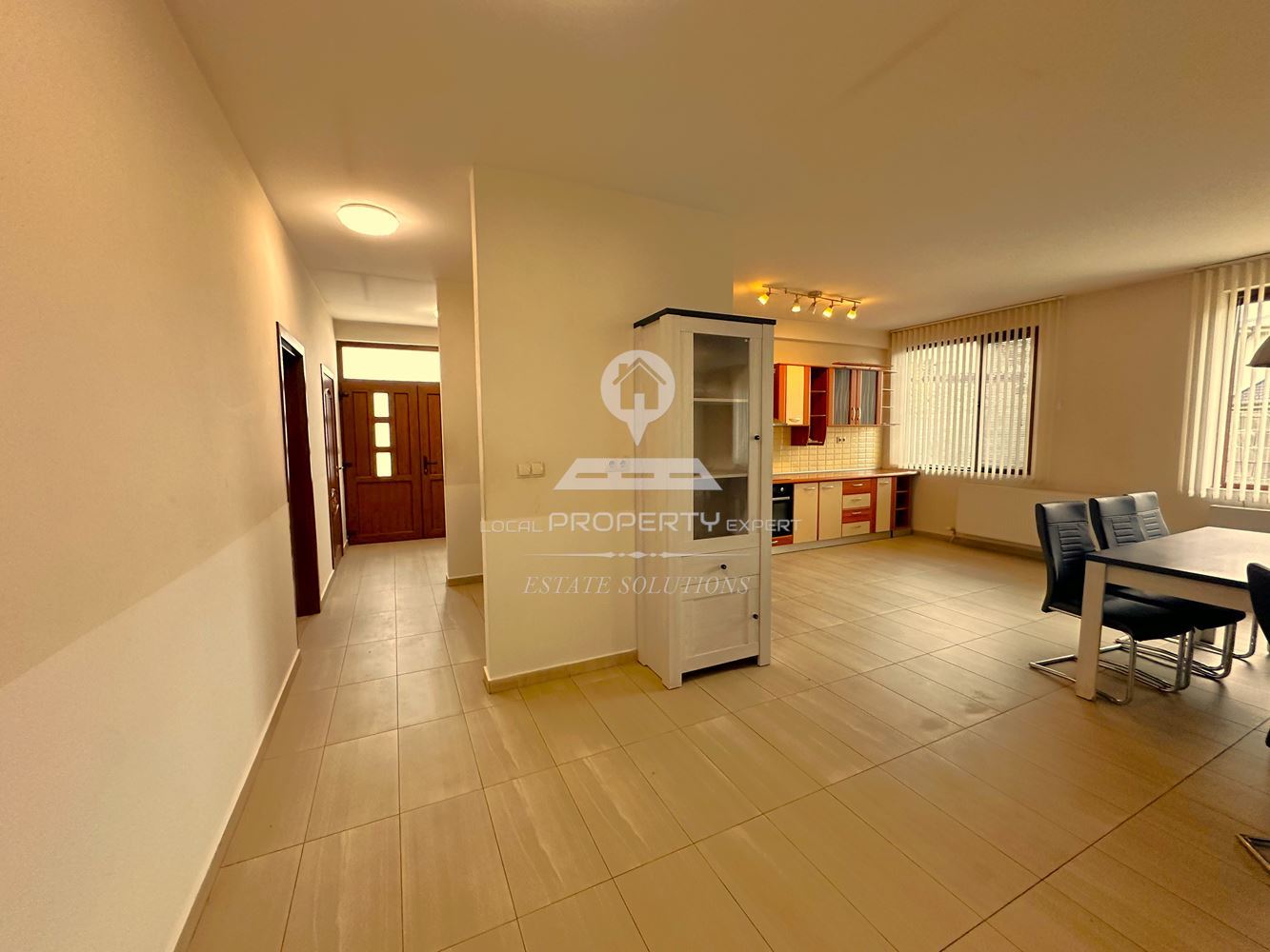 ЕДНОФАМИЛНА КЪЩА С ПРОСТОРЕН ДВОР И ТОП ЛОКАЦИЯ - ИДЕАЛЕН ЦЕНТЪР НА СЕЛО БАНЯ. - 0