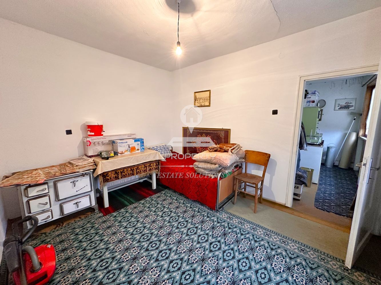 ДВУЕТАЖНА КЪЩА С ДВОР И ГАРАЖ В ГР. РАЗЛОГ - 0