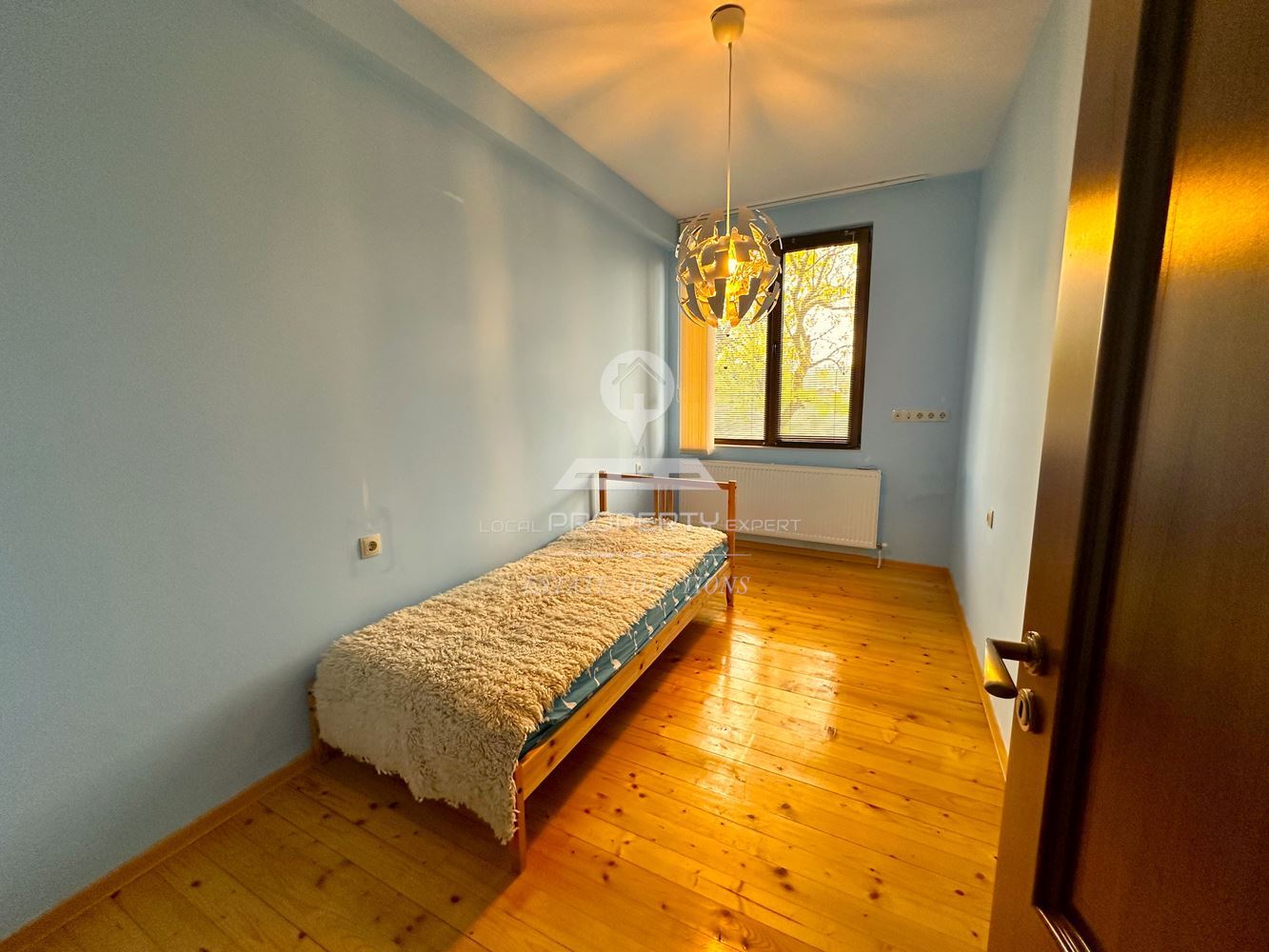 ЕДНОФАМИЛНА КЪЩА С ПРОСТОРЕН ДВОР И ТОП ЛОКАЦИЯ - ИДЕАЛЕН ЦЕНТЪР НА СЕЛО БАНЯ. - 0