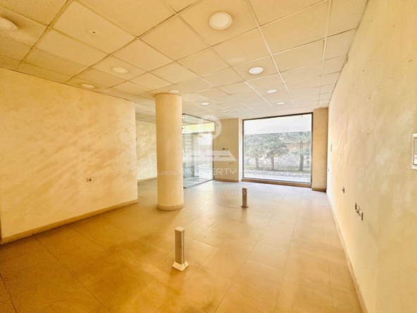 ТЪРГОВСКО ПОМЕЩЕНИЕ ПОД НАЕМ В ИДЕАЛЕН ЦЕНТЪР НА ГР. БАНСКО, ПЛ. "НИКОЛА ВАПЦАРОВ". - 0