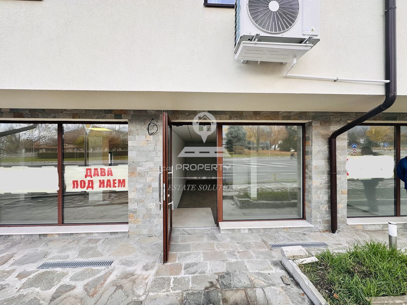 ТЪРГОВСКО ПОМЕЩЕНИЕ ПОД НАЕМ С ТОП ЛОКАЦИЯ, УЛ. ПАТРИАРХ ЕВТИМИ, ГР. БАНСКО. - 0