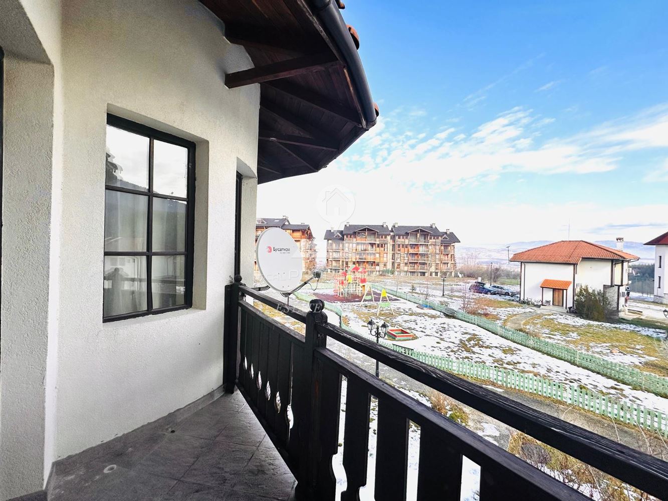 НАПЪЛНО ОБЗАВЕДЕНА ЕДНОФАМИЛНА КЪЩА НА ДВА ЕТАЖА, ПОД НАЕМ В КОМЛЕКС "PINE ROSE", МЕСТНОСТА "СВЕТИ ИВАН", ГР. БАНСКО. - 0