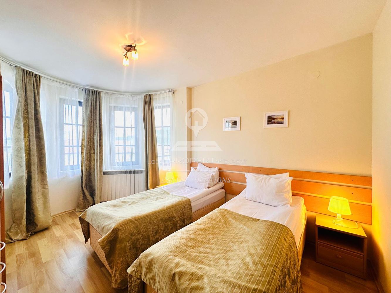 НАПЪЛНО ОБЗАВЕДЕНА ЕДНОФАМИЛНА КЪЩА НА ДВА ЕТАЖА, ПОД НАЕМ В КОМЛЕКС "PINE ROSE", МЕСТНОСТА "СВЕТИ ИВАН", ГР. БАНСКО. - 0