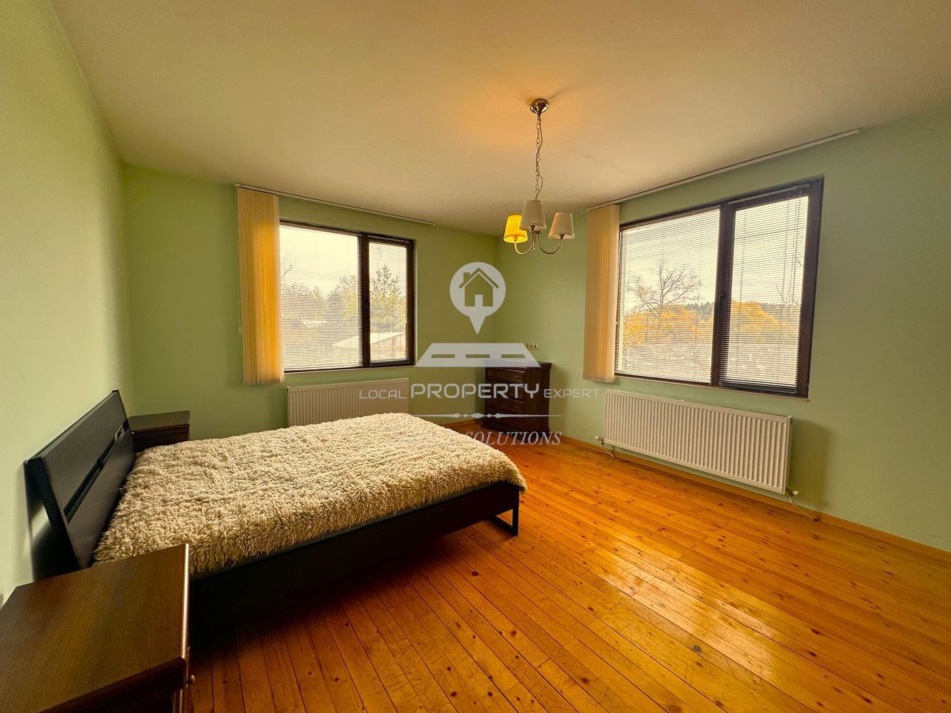 ЕДНОФАМИЛНА КЪЩА С ПРОСТОРЕН ДВОР И ТОП ЛОКАЦИЯ - ИДЕАЛЕН ЦЕНТЪР НА СЕЛО БАНЯ. - 0