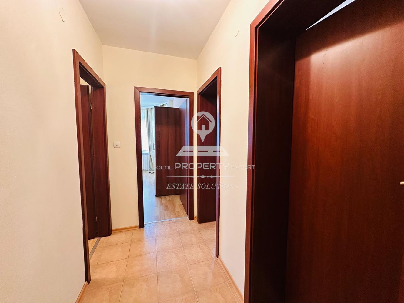 НАПЪЛНО ОБЗАВЕДЕНА КЪЩА С ТРИ СПАЛНИ ПОД НАЕМ В КОМЛЕКС "PINE ROSE", МЕСТНОСТА "СВЕТИ ИВАН", ГР. БАНСКО. - 0