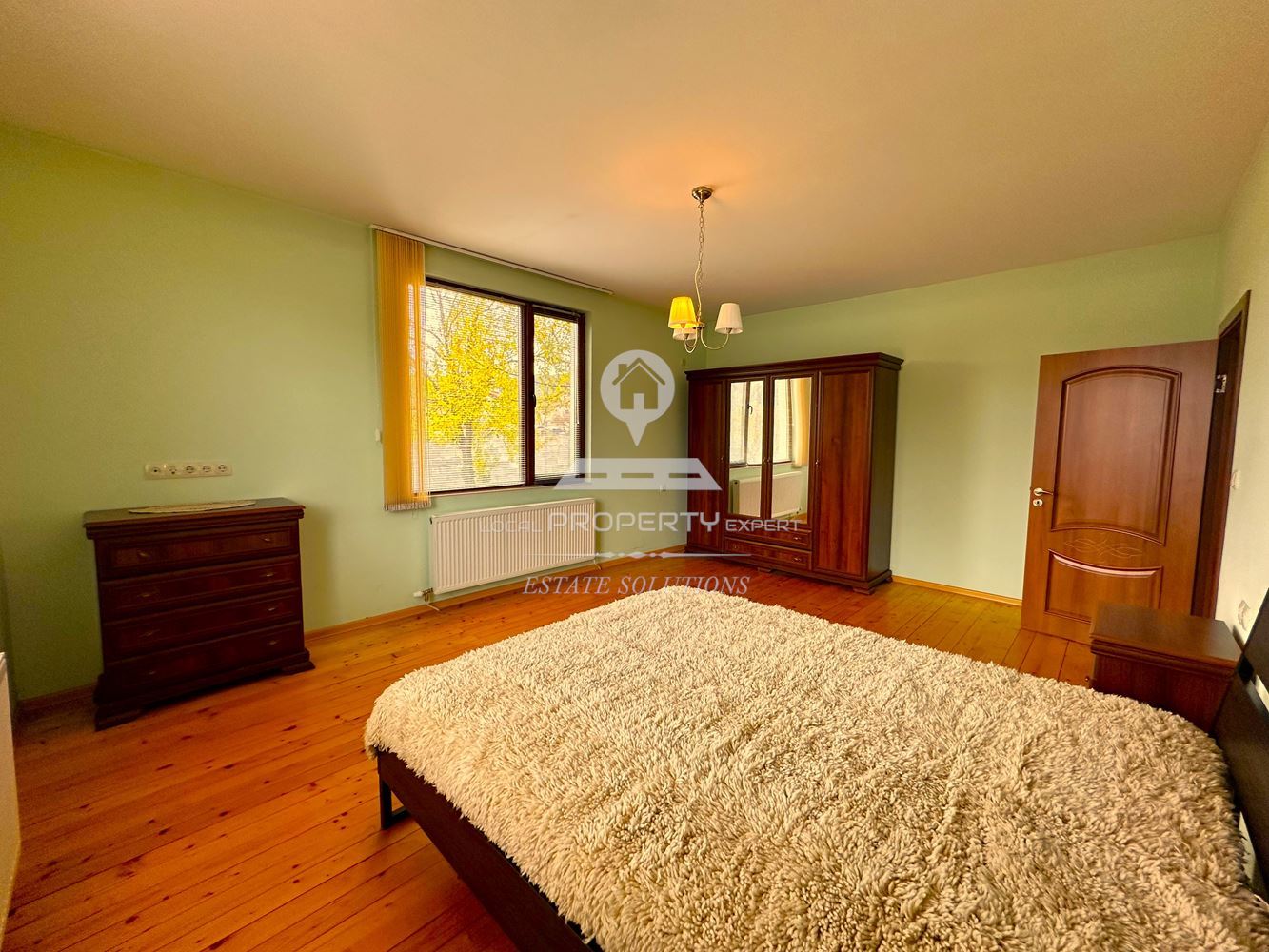 ЕДНОФАМИЛНА КЪЩА С ПРОСТОРЕН ДВОР И ТОП ЛОКАЦИЯ - ИДЕАЛЕН ЦЕНТЪР НА СЕЛО БАНЯ. - 0