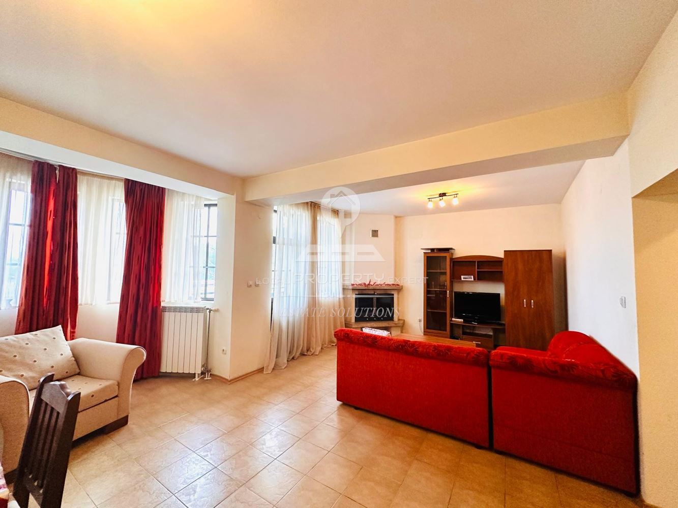 НАПЪЛНО ОБЗАВЕДЕНА КЪЩА С ТРИ СПАЛНИ ПОД НАЕМ В КОМЛЕКС "PINE ROSE", МЕСТНОСТА "СВЕТИ ИВАН", ГР. БАНСКО. - 0