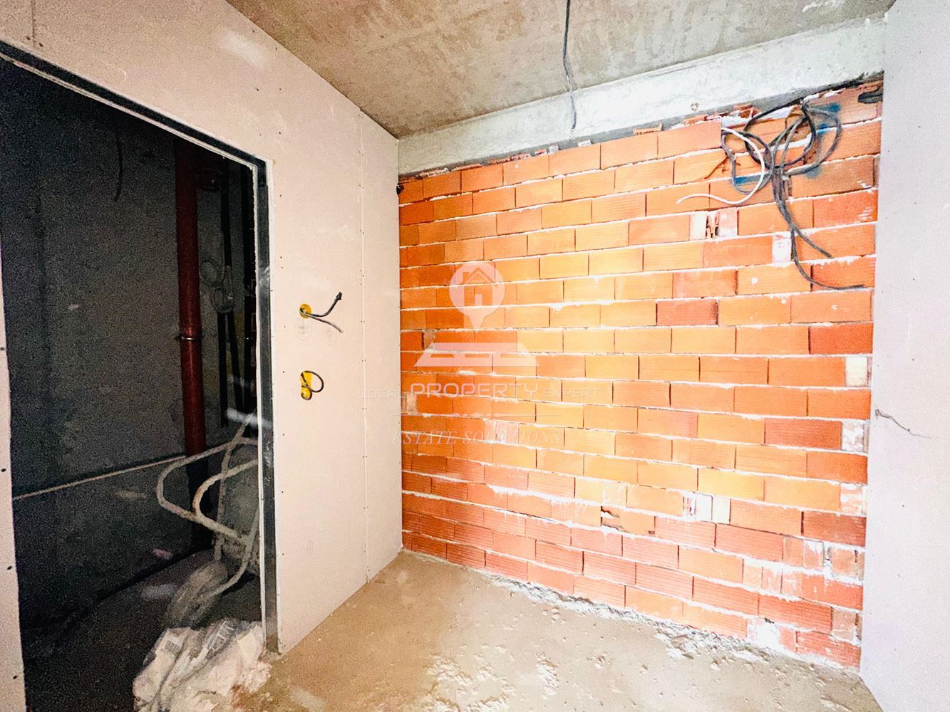 Магазин - Благоевград, област, гр.Банско - 0