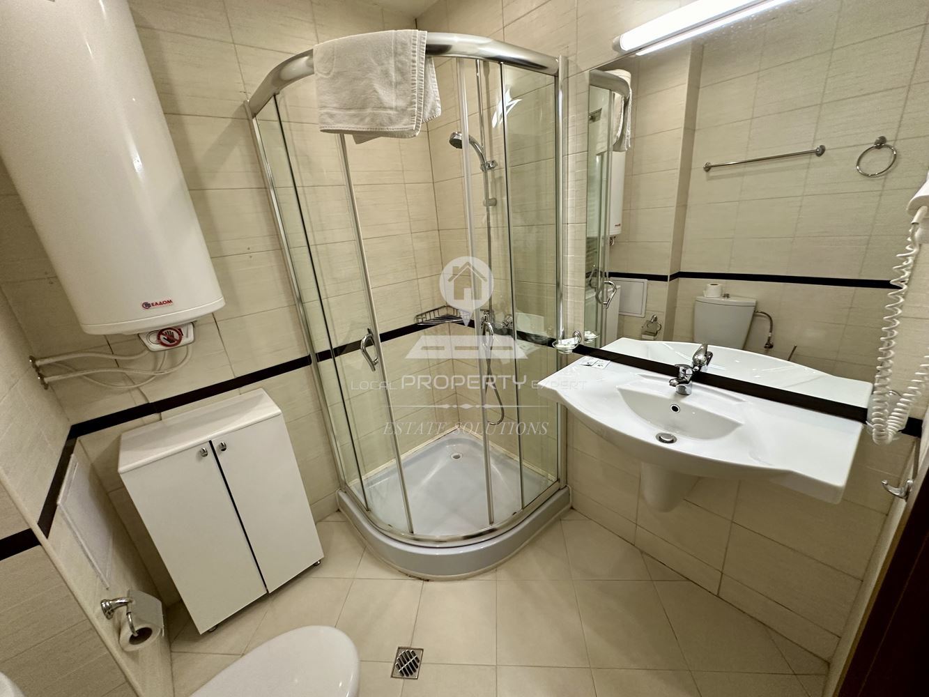 ОБЗАВЕДЕН, ТРИСТАЕН АПАРТАМЕНТ В КОМПЛЕКС "BELLEVUE RESIDENCE" ГР.БАНСКО. - 0