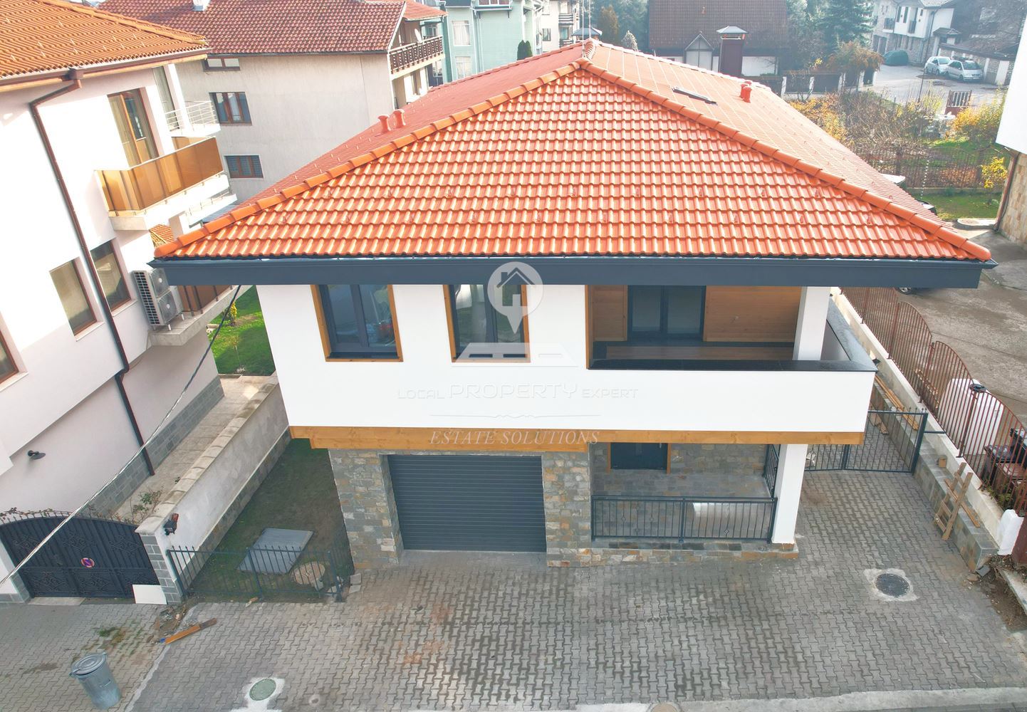 НОВА ЕДНОФАМИЛНА КЪЩА "ДО МЕБЕЛИ" - ПОДОВО С ТЕРМОПОМПА И ПРОСТОРЕН ГАРАЖ - 0