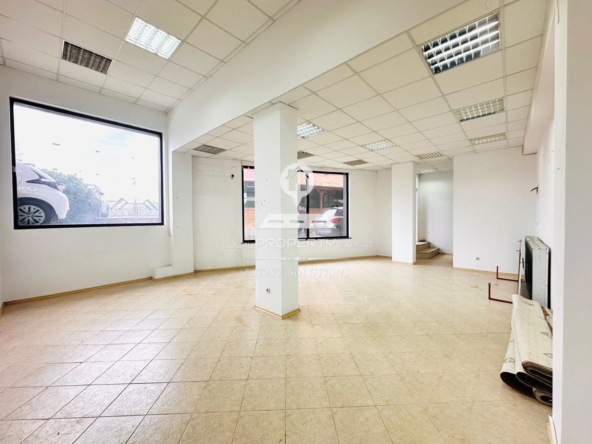 ТЪРГОВСКО ПОМЕЩЕНИЕ С ТОП ЛОКАЦИЯ ПОД НАЕМ, УЛ. ПИРИН, КВ. ГРАМАДЕТО, ГР. БАНСКО. - 0