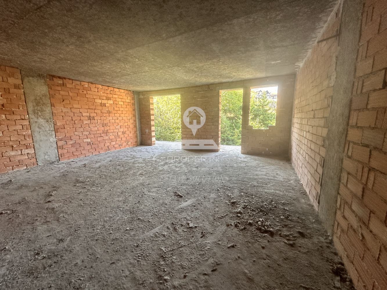 ЮЖЕН, ДВУСТАЕН АПАРТАМЕНТ В ЖИЛИЩНА СГРАДА С ТОП ЛОКАЦИЯ В КВ. ГРАМАДЕТО, УЛ. НАЙДЕН ГЕРОВ, ГР. БАНСКО. - 0