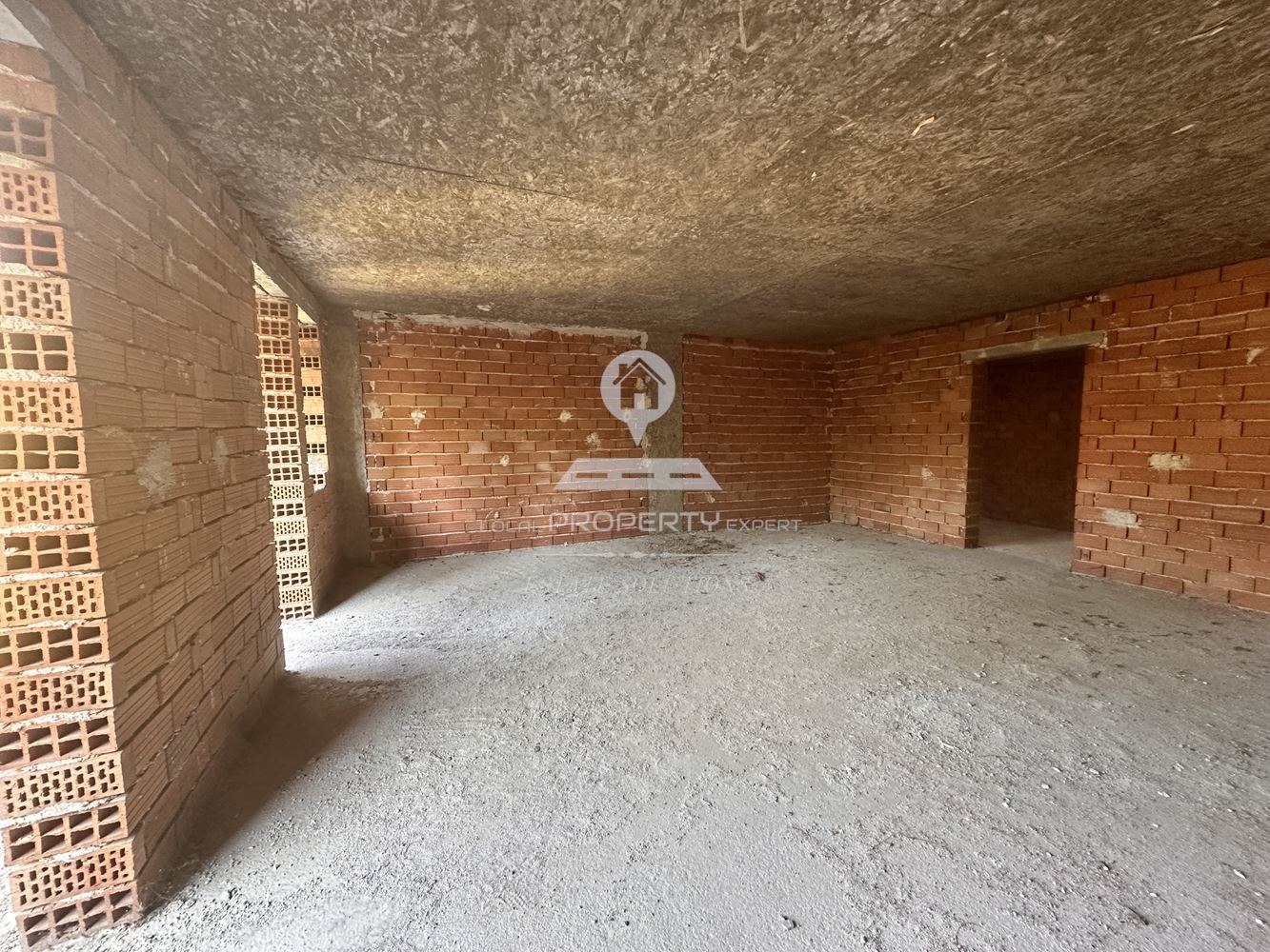 ПРОСТОРЕН ДВУСТАЕН АПАРТАМЕНТ С ЮЖНО ИЗЛОЖЕНИЕ В ГР.БАНСКО - 0