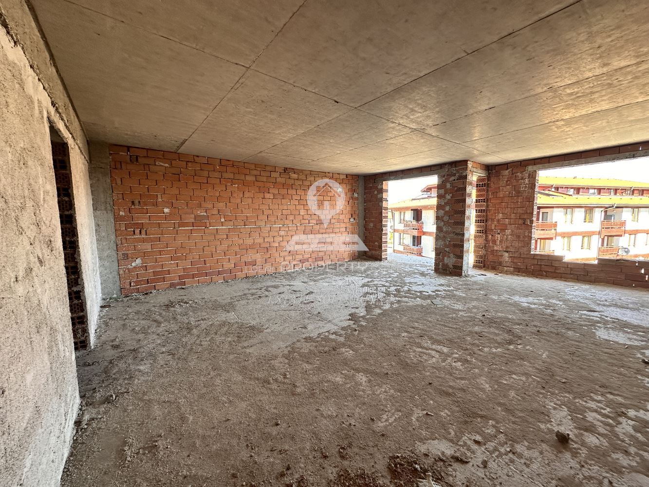 ЮЖЕН, ДВУСТАЕН АПАРТАМЕНТ В ЖИЛИЩНА СГРАДА С ТОП ЛОКАЦИЯ В КВ. ГРАМАДЕТО, УЛ. НАЙДЕН ГЕРОВ, ГР. БАНСКО. - 0