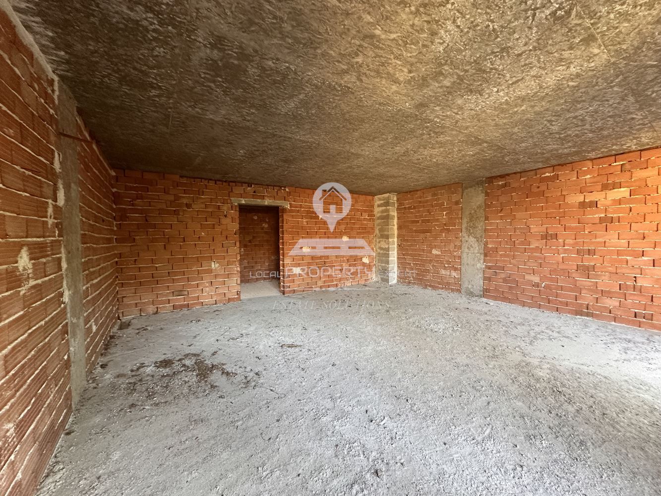 ПРОСТОРЕН ДВУСТАЕН АПАРТАМЕНТ С ЮЖНО ИЗЛОЖЕНИЕ В ГР.БАНСКО - 0