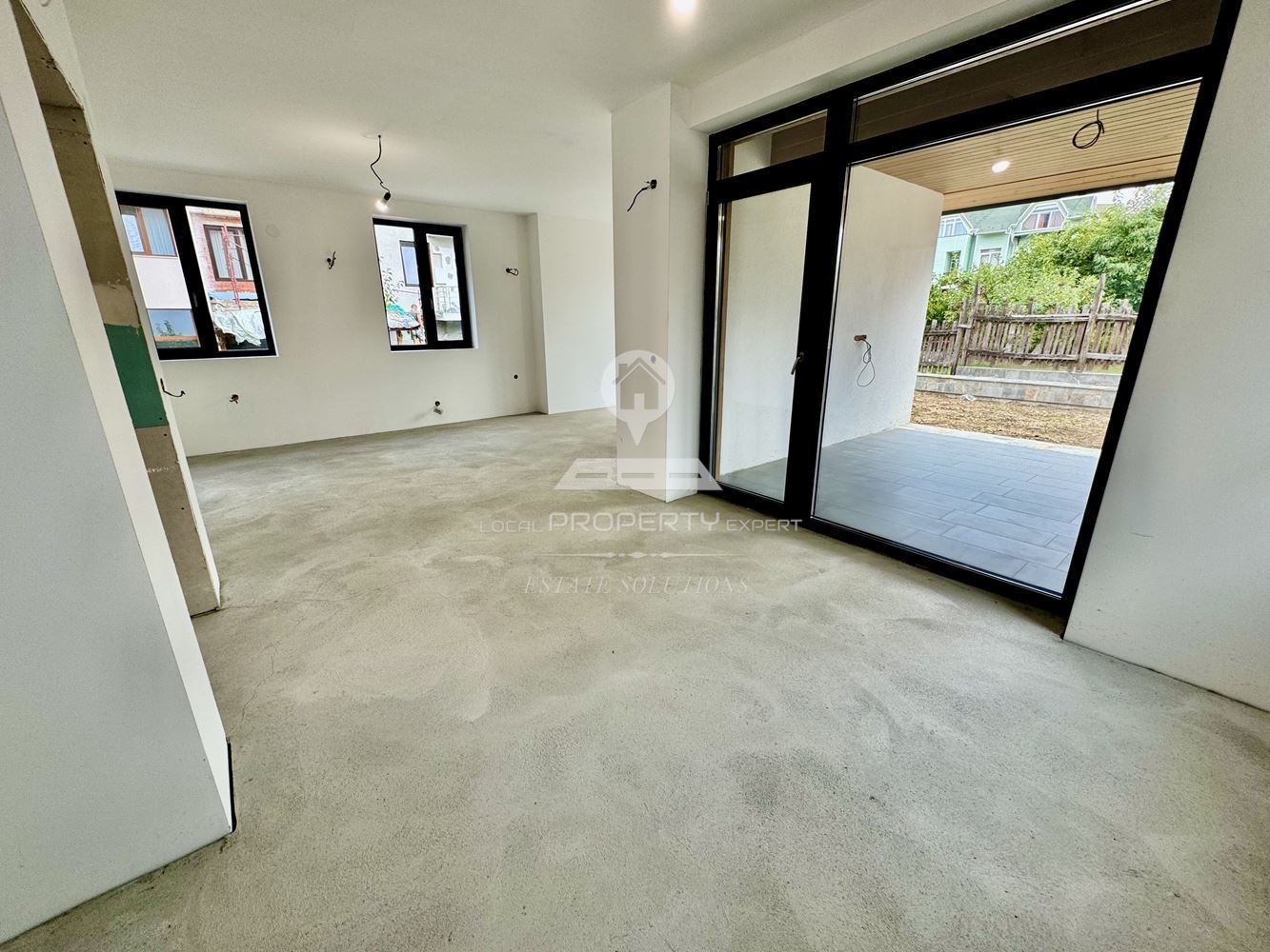 НОВА ЕДНОФАМИЛНА КЪЩА "ДО МЕБЕЛИ" - ПОДОВО С ТЕРМОПОМПА И ПРОСТОРЕН ГАРАЖ - 0