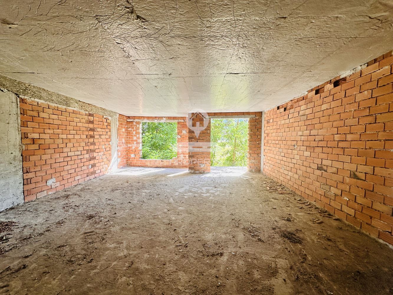 ЮЖЕН, ДВУСТАЕН АПАРТАМЕНТ В ЖИЛИЩНА СГРАДА С ТОП ЛОКАЦИЯ В КВ. ГРАМАДЕТО, УЛ. НАЙДЕН ГЕРОВ, ГР. БАНСКО. - 0