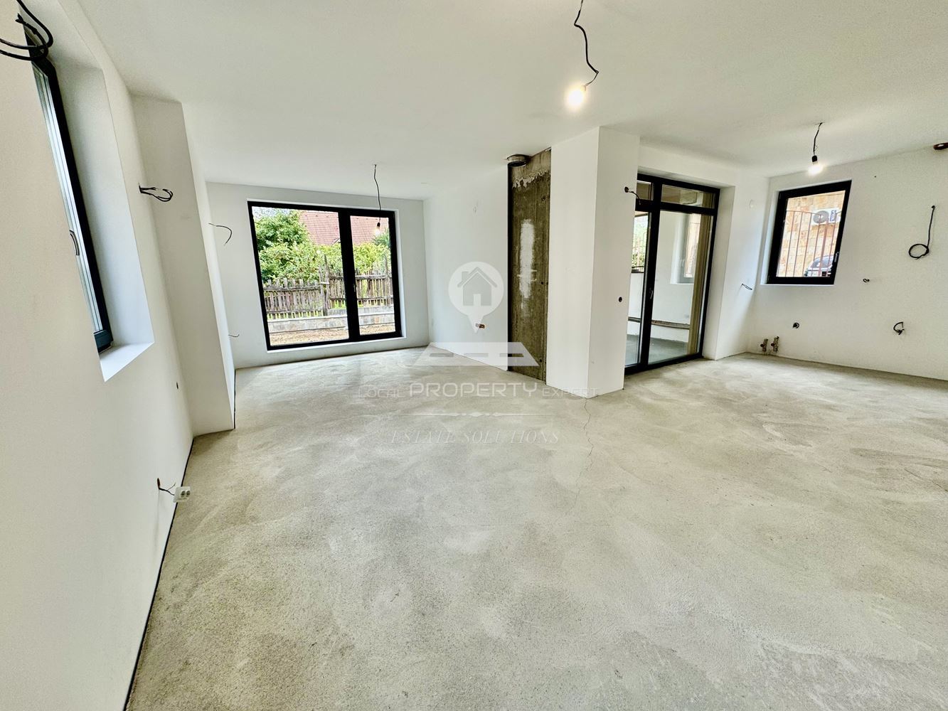 НОВА ЕДНОФАМИЛНА КЪЩА "ДО МЕБЕЛИ" - ПОДОВО С ТЕРМОПОМПА И ПРОСТОРЕН ГАРАЖ - 0