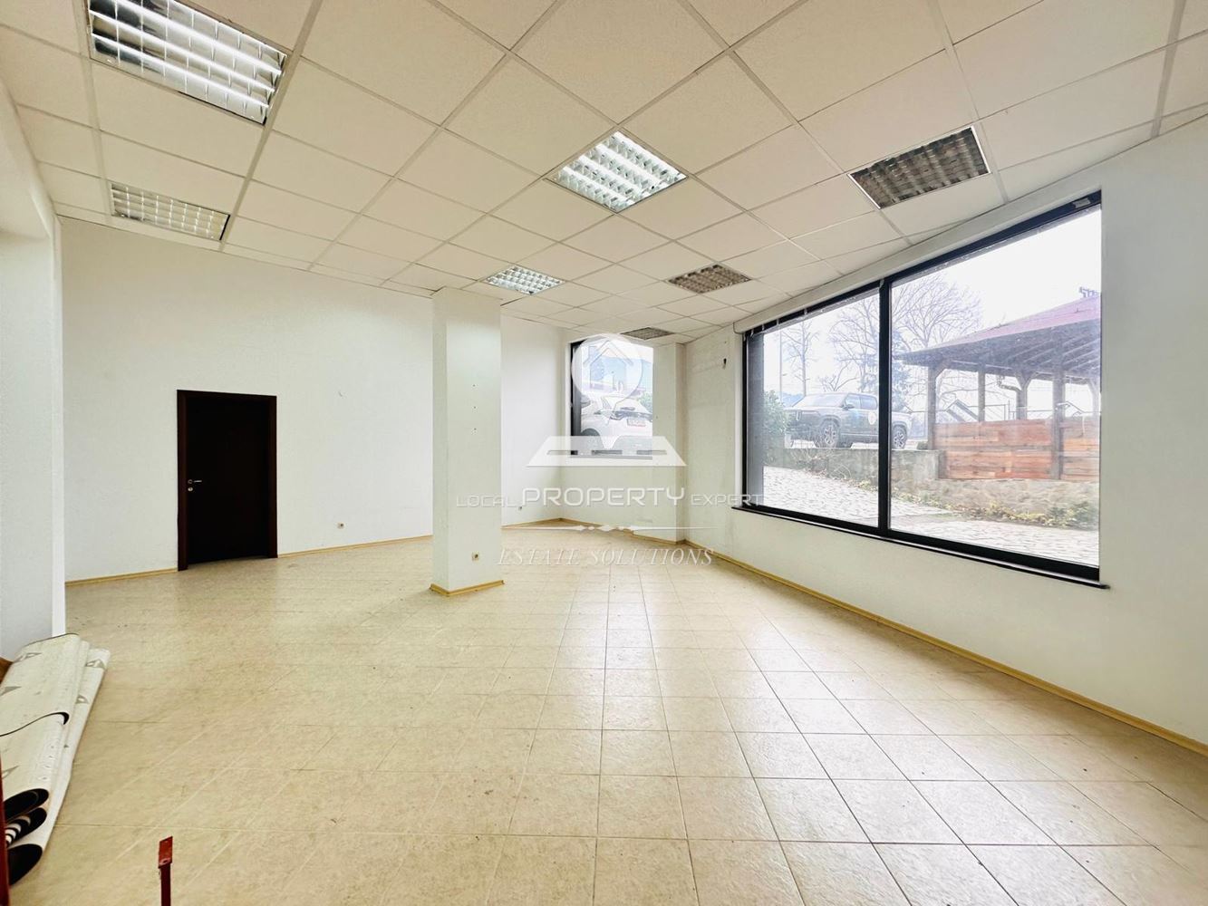 ТЪРГОВСКО ПОМЕЩЕНИЕ С ТОП ЛОКАЦИЯ ПОД НАЕМ, УЛ. ПИРИН, КВ. ГРАМАДЕТО, ГР. БАНСКО. - 0